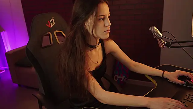 MilaStoyne online show from March 19, 2025, 5:41 am