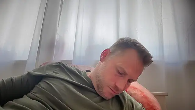 Christian87xxx online show from October 6, 2025, 1:34 pm