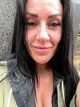 Snapshot of goddess-harper chatting on October 2, 2025, 11:24 am goddess-harper online show from October 2, 2025, 11:24 am