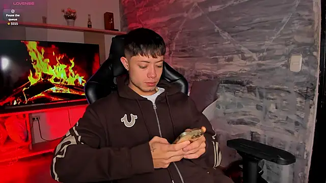 marcuscollins1  online show from February 14, 2026, 12:27 pm