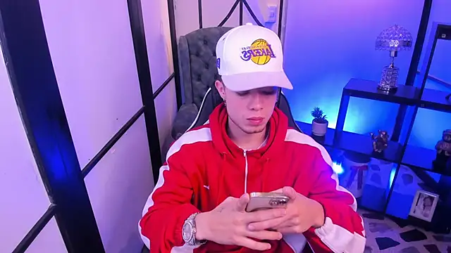 marcuscollins1  online show from January 8, 2026, 1:39 pm