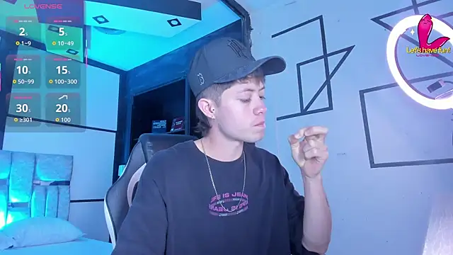 marcuscollins1  online show from December 5, 2025, 2:59 pm