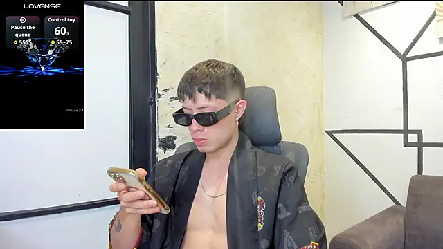 marcuscollins1  online show from November 25, 2025, 1:55 pm