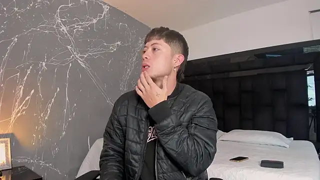 marcuscollins1  online show from October 21, 2025, 12:37 pm