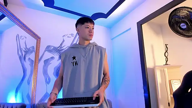 marcuscollins1  online show from July 11, 2026, 1:22 pm