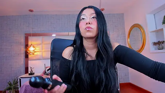Snapshot of Nohemi_louse chatting on July 1, 2026, 7:14 pm Nohemi louse online show from July 1, 2026, 7:14 pm
