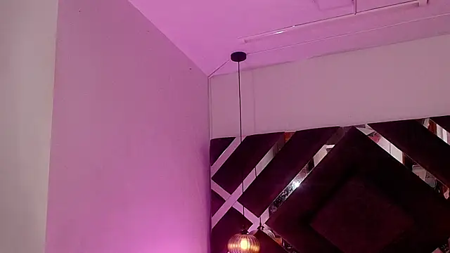 sara lopee1 online show from October 4, 2025, 12:07 pm