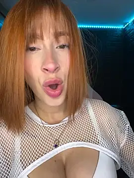 chloe rockss  online show from September 29, 2025, 10:04 pm