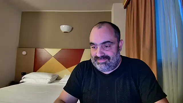 fuocovivo4 online show from February 13, 2025, 5:01 pm