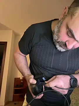 fuocovivo4 online show from February 18, 2025, 5:53 pm