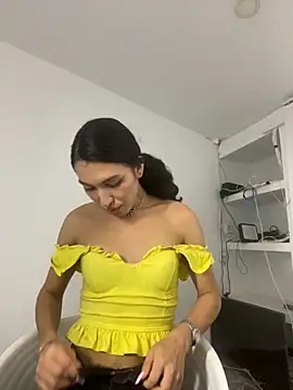 allicemackenzie online show from October 19, 2025, 11:40 pm