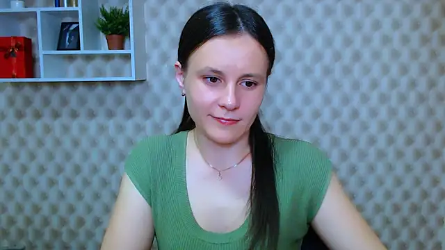 ValeriaHeart  online show from March 2, 2026, 1:29 pm