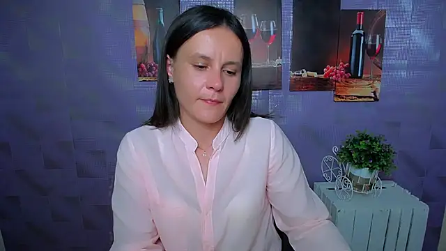 ValeriaHeart  online show from September 11, 2025, 1:44 pm