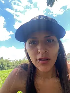 Sofiadelacruz online show from April 21, 2026, 6:03 pm