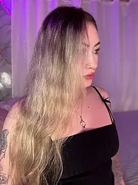 Snapshot of Lally_Valencia__ chatting on June 5, 2026, 6:52 am Lally Valencia online show from June 5, 2026, 6:52 am