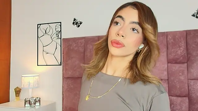 Violetta Ficher online show from July 12, 2026, 7:04 pm