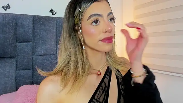 Violetta Ficher online show from April 22, 2026, 2:29 am