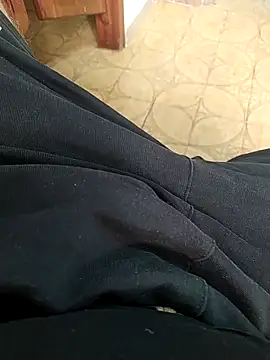 NAvoglia online show from November 17, 2025, 1:04 pm