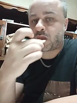 Snapshot of NAvoglia chatting on June 25, 2026, 10:26 pm NAvoglia online show from June 25, 2026, 10:26 pm