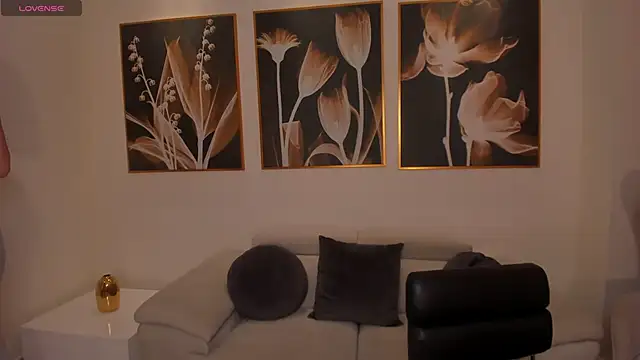 IsabellaKroft online show from February 18, 2025, 6:58 pm