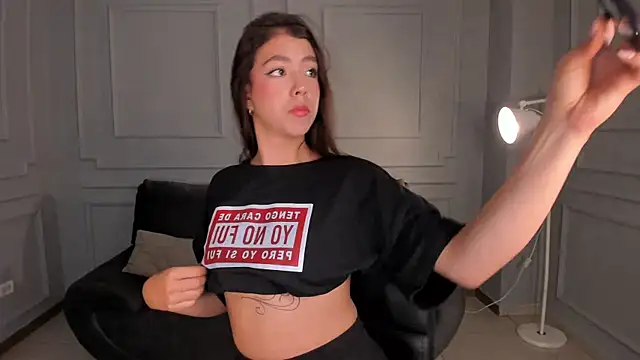 IsabellaKroft online show from March 14, 2025, 7:01 pm