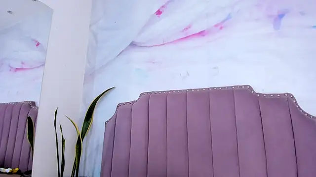 Snapshot of Lia_Guzman chatting on February 17, 2026, 3:15 am Lia Guzman online show from February 17, 2026, 3:15 am