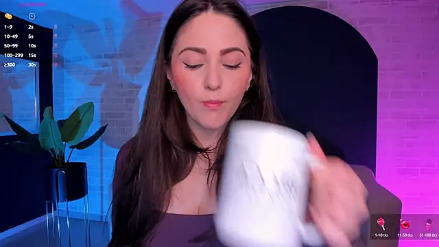 BeccaBaxter online show from July 8, 2026, 12:39 pm