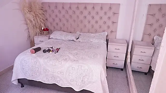 Snapshot of JhoanLeandro chatting on March 13, 2026, 4:50 am JhoanLeandro online show from March 13, 2026, 4:50 am