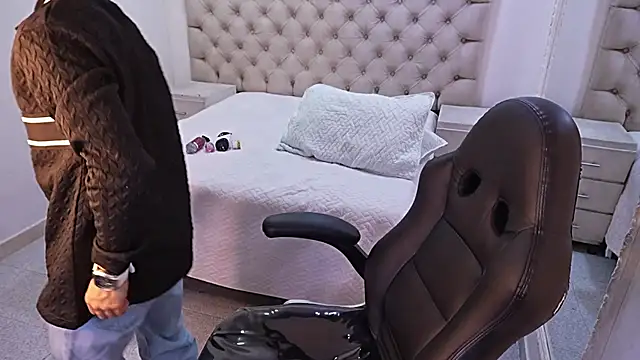 Snapshot of JhoanLeandro chatting on March 3, 2026, 7:04 am JhoanLeandro online show from March 3, 2026, 7:04 am