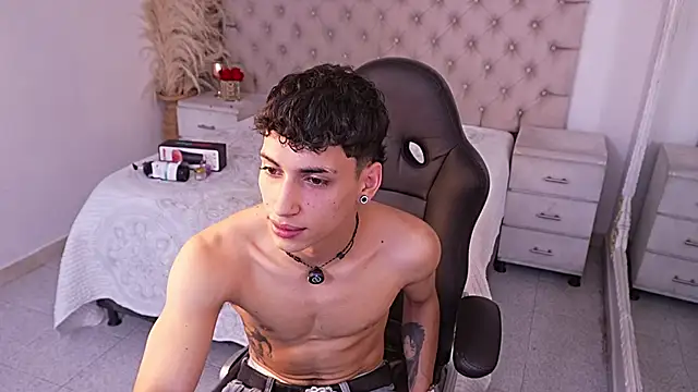 Snapshot of JhoanLeandro chatting on March 17, 2026, 6:05 am JhoanLeandro online show from March 17, 2026, 6:05 am