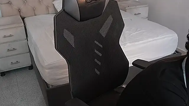 Snapshot of JhoanLeandro chatting on February 10, 2026, 6:34 am JhoanLeandro online show from February 10, 2026, 6:34 am