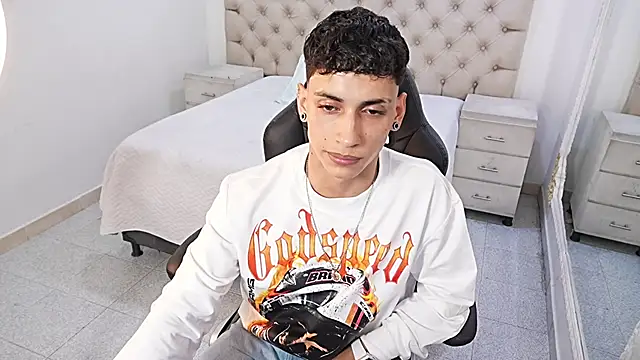 Snapshot of JhoanLeandro chatting on March 4, 2026, 5:48 am JhoanLeandro online show from March 4, 2026, 5:48 am