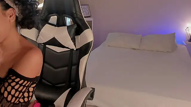 leahaltomm online show from March 22, 2025, 5:41 pm