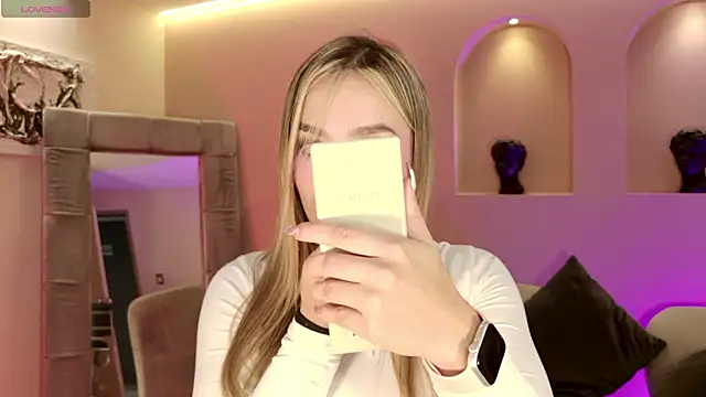 AmaiaHaywood online show from February 3, 2026, 6:00 am