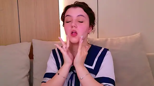 Pauline Heaven online show from June 16, 2026, 5:51 am