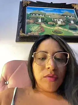 lamaravilla 08 online show from March 6, 2025, 4:41 am