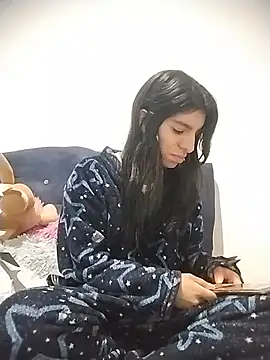 Ariell Kieran online show from July 5, 2026, 4:52 am