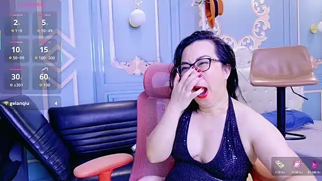 LucianaMe online show from June 19, 2026, 3:18 pm