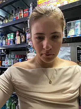 Andrea18 blonde online show from June 25, 2026, 9:09 pm