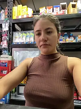 Snapshot of Andrea18_blonde chatting on March 22, 2026, 3:35 pm Andrea18 blonde online show from March 22, 2026, 3:35 pm