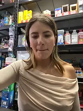Andrea18 blonde online show from May 7, 2026, 8:45 pm