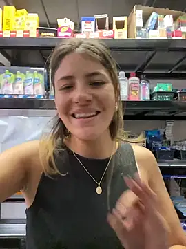 Andrea18 blonde online show from May 4, 2026, 5:16 pm