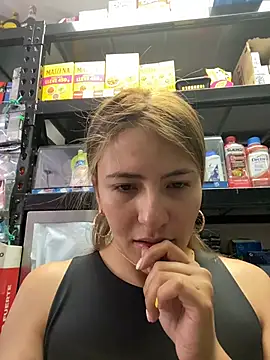 Andrea18 blonde online show from June 9, 2026, 3:46 pm
