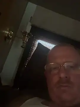 Snapshot of ClimbedCaelum chatting on April 1, 2026, 11:34 pm ClimbedCaelum online show from April 1, 2026, 11:34 pm