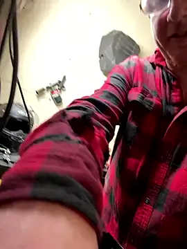 Snapshot of ClimbedCaelum chatting on April 8, 2026, 5:20 am ClimbedCaelum online show from April 8, 2026, 5:20 am