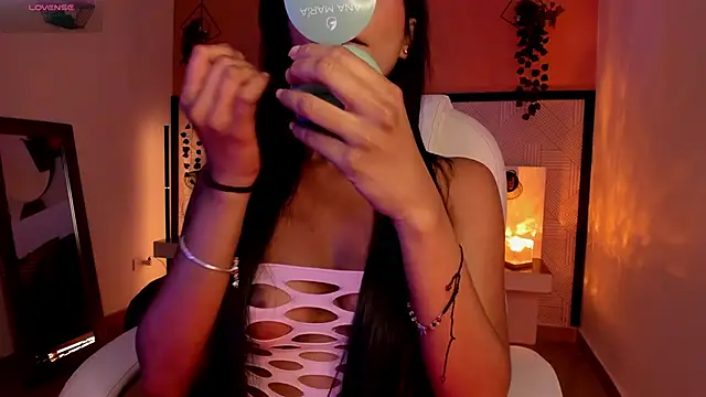 Gigi Strawberry online show from June 11, 2026, 7:27 am