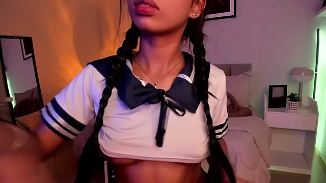 Gigi Strawberry online show from May 6, 2026, 6:39 am