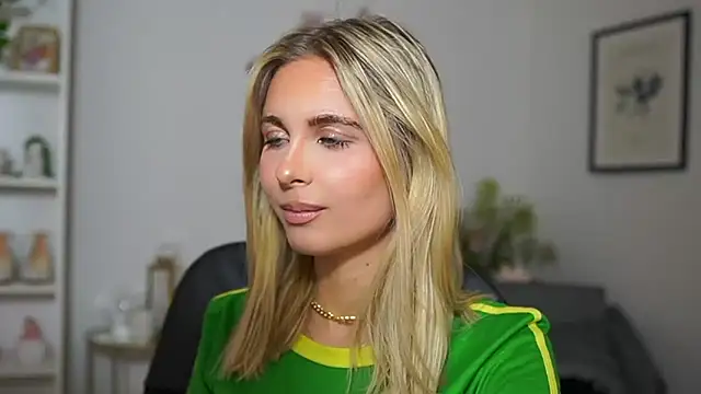 catecrago  online show from March 18, 2025, 1:55 pm