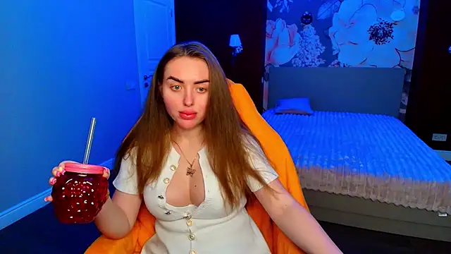 MissisCaty online show from July 13, 2026, 8:19 pm