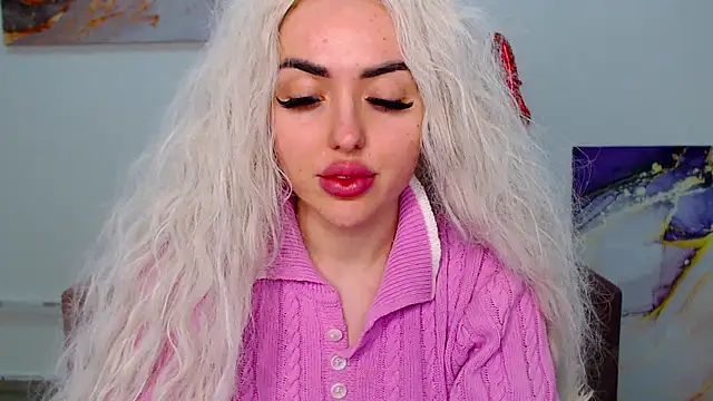 MissisCaty online show from March 19, 2025, 12:34 pm